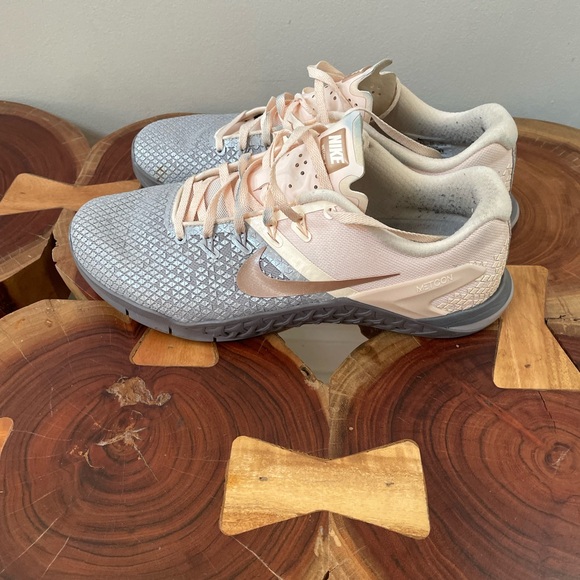 Nike Metcon 4 size 11 AV2252-001 gray pink - Picture 3 of 6
